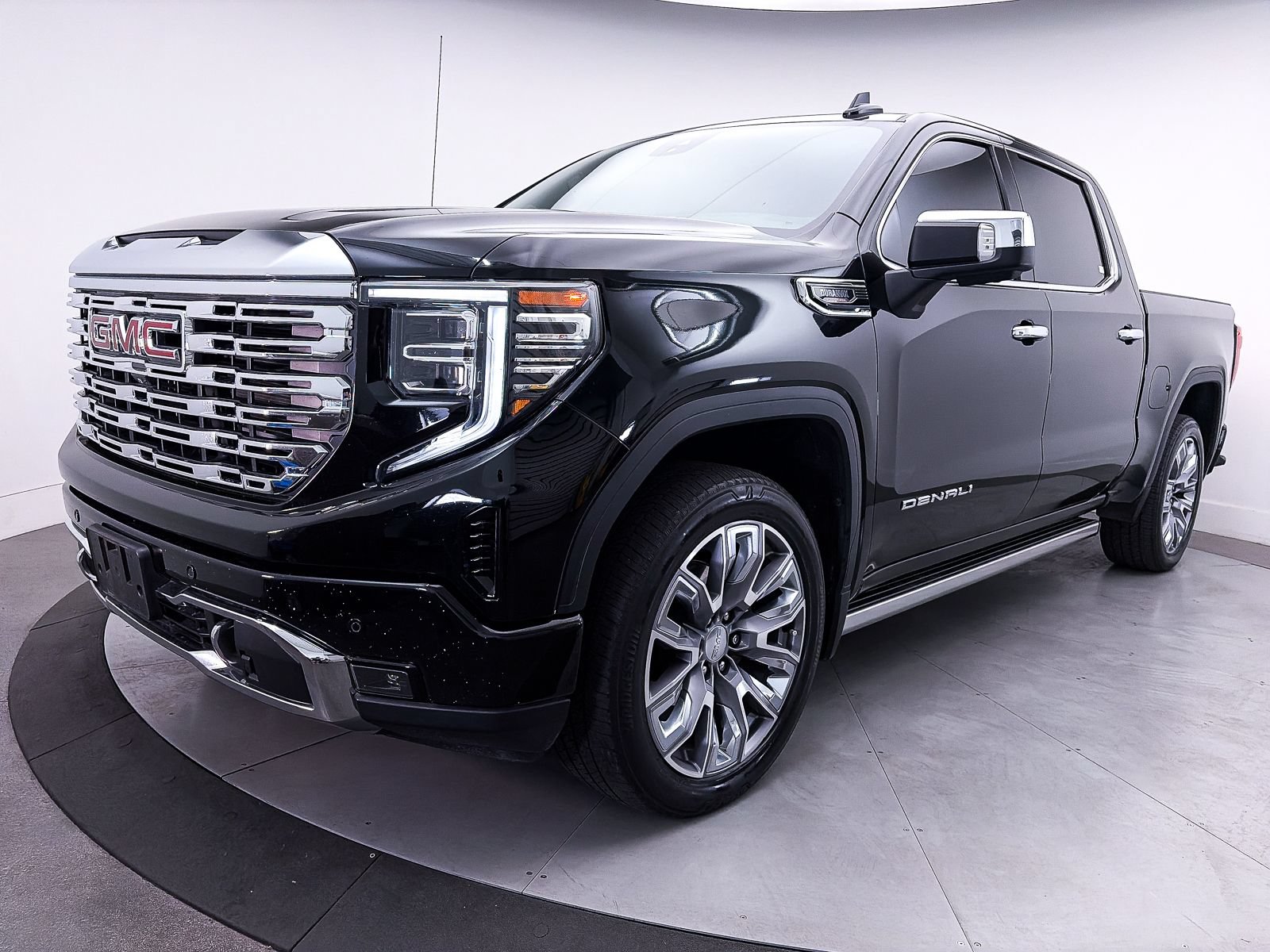 Used 2023 GMC Sierra 1500 Denali w/ Denali Reserve Package AWD/4WD image 15