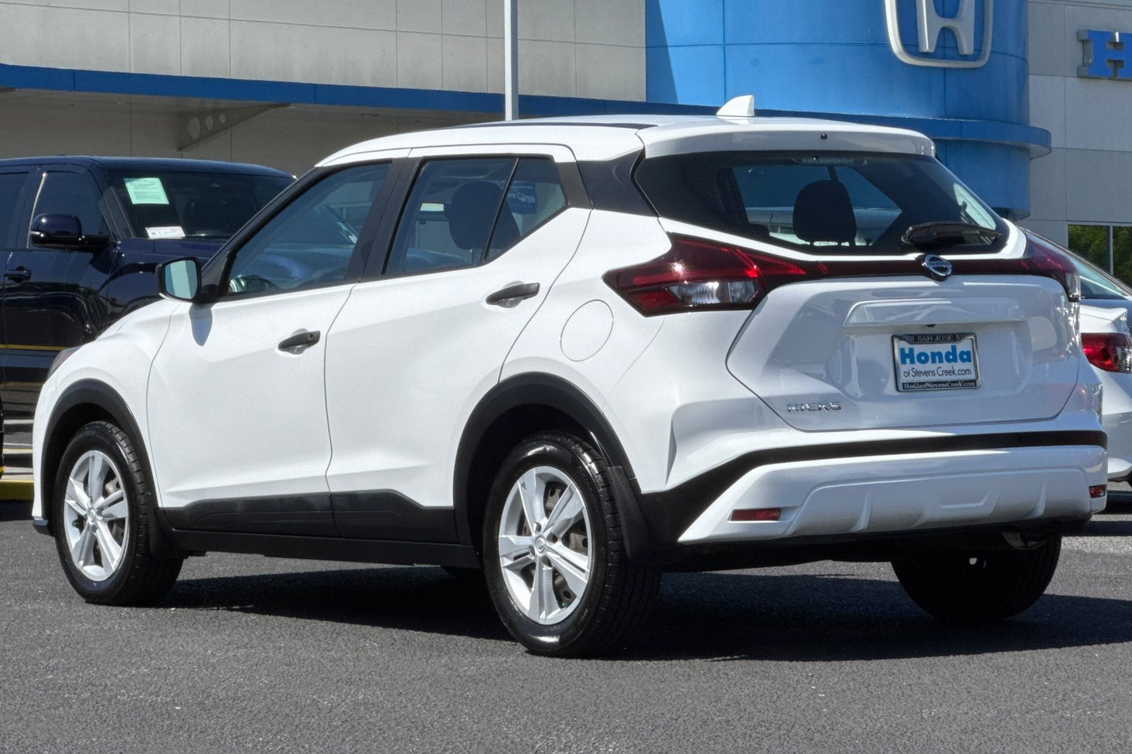 Used 2021 Nissan Kicks S FWD image 3