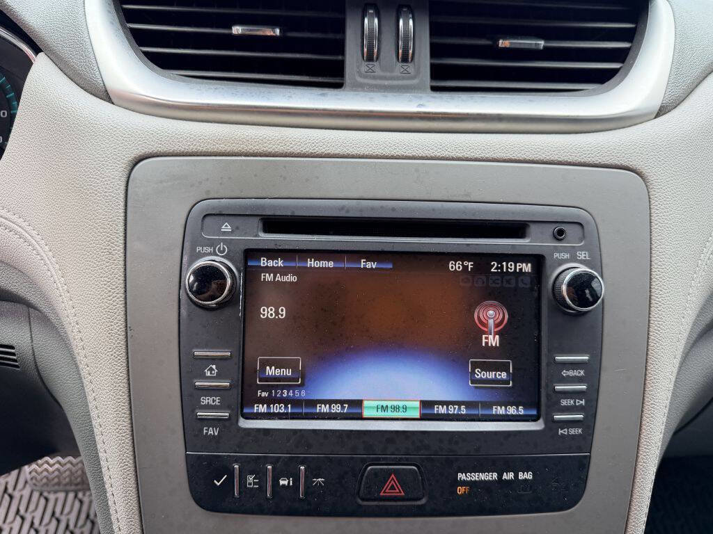 Used 2014 Chevrolet Traverse LS FWD image 18