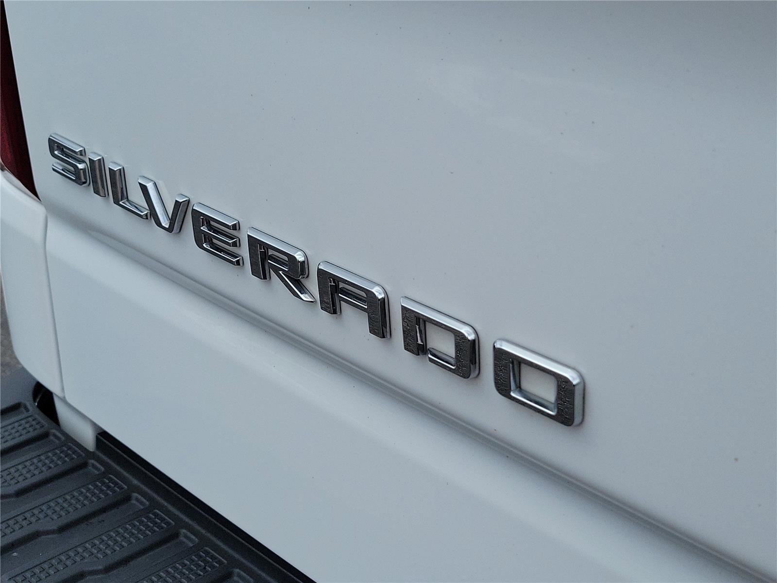 Used 2023 Chevrolet Silverado 1500 LT image 6