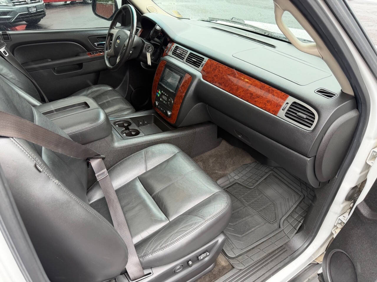 Used 2013 Chevrolet Tahoe LT w/ Luxury Package AWD/4WD image 25