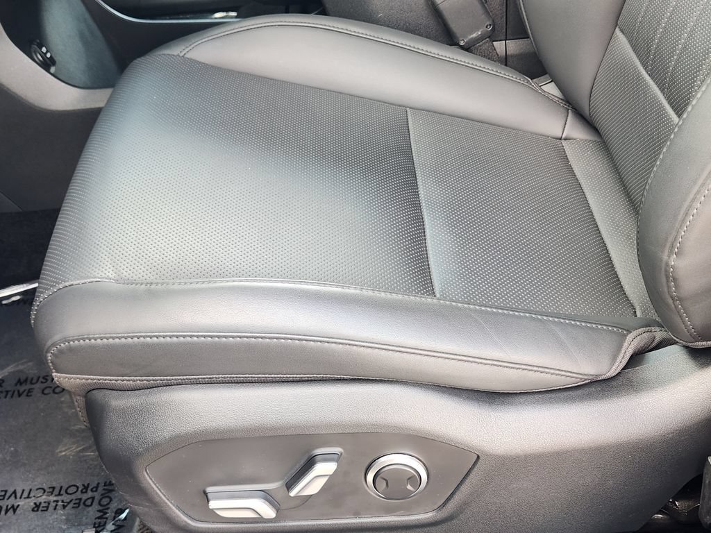 Used 2026 Hyundai Santa Fe SEL FWD image 24