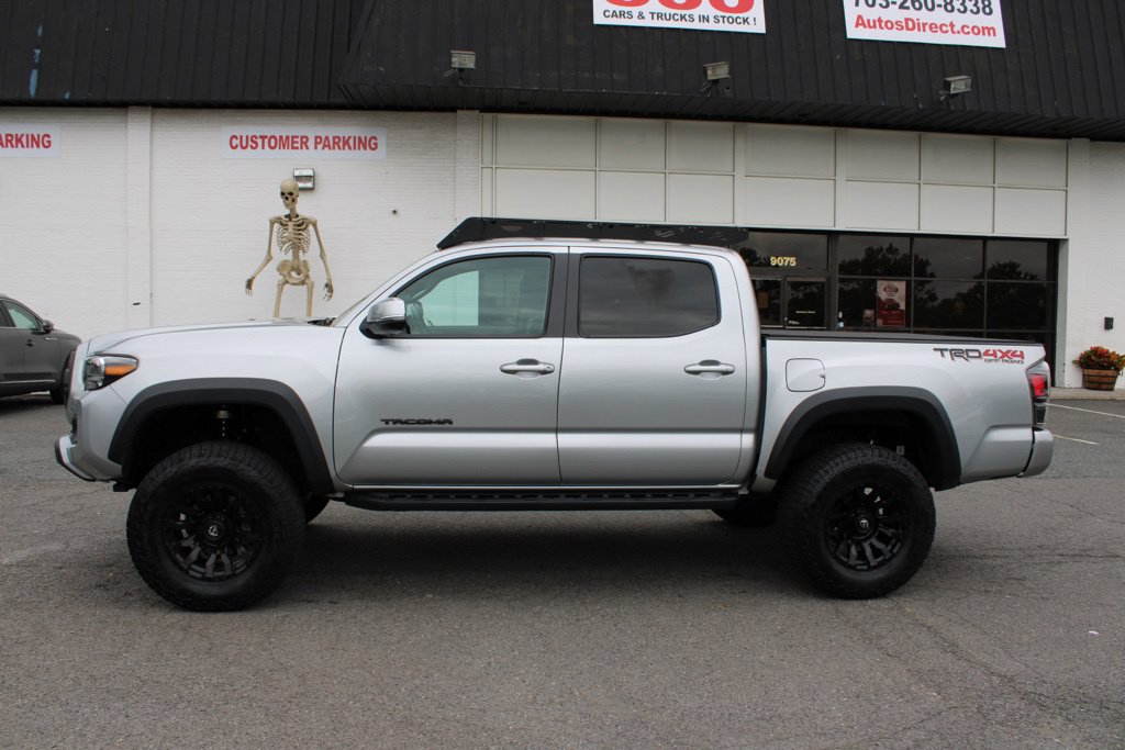 Used 2023 Toyota Tacoma TRD Off-Road AWD/4WD image 4