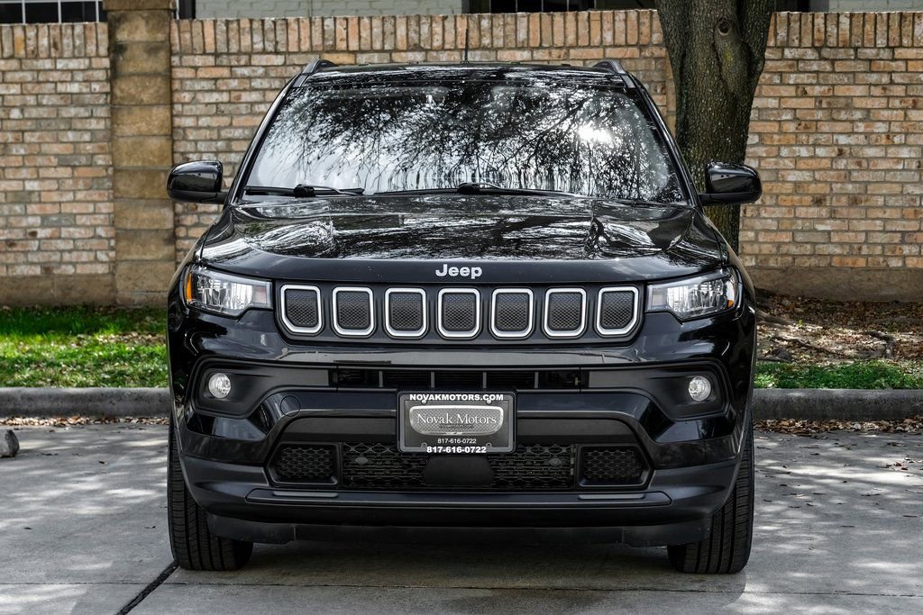 Used 2022 Jeep Compass Latitude image 10