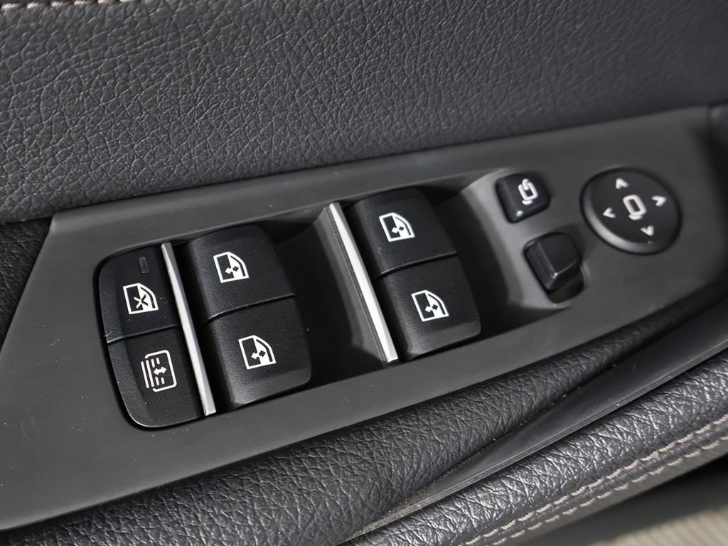 Used 2023 BMW M550i xDrive w/ Executive Package AWD/4WD image 43