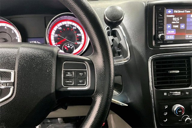 Used 2019 Dodge Grand Caravan SE w/ UConnect Hands-Free Group image 12