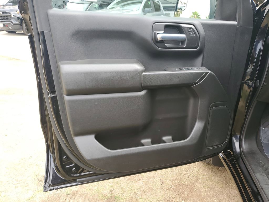 Used 2020 Chevrolet Silverado 1500 Custom w/ Custom Value Package RWD image 19