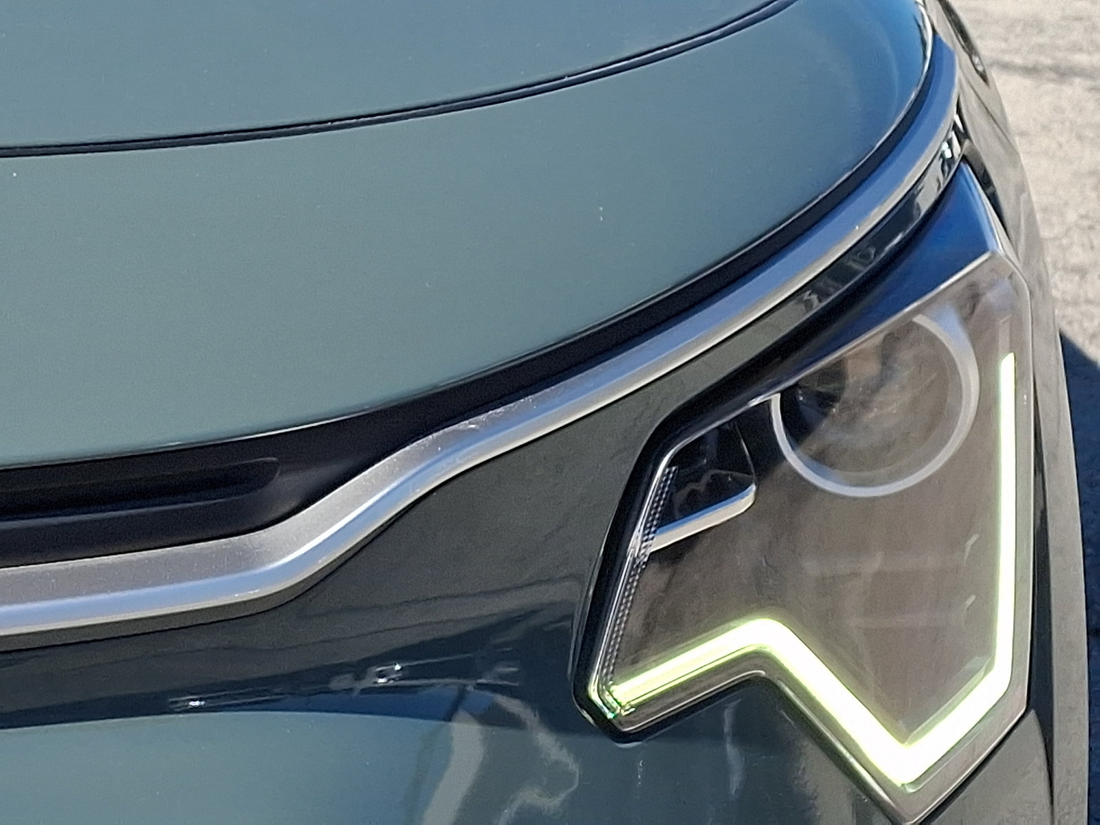 Certified 2023 Kia Niro EX FWD image 9