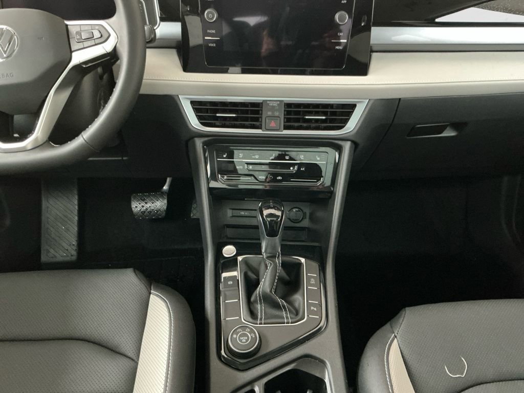New 2025 Volkswagen Taos SEL image 11