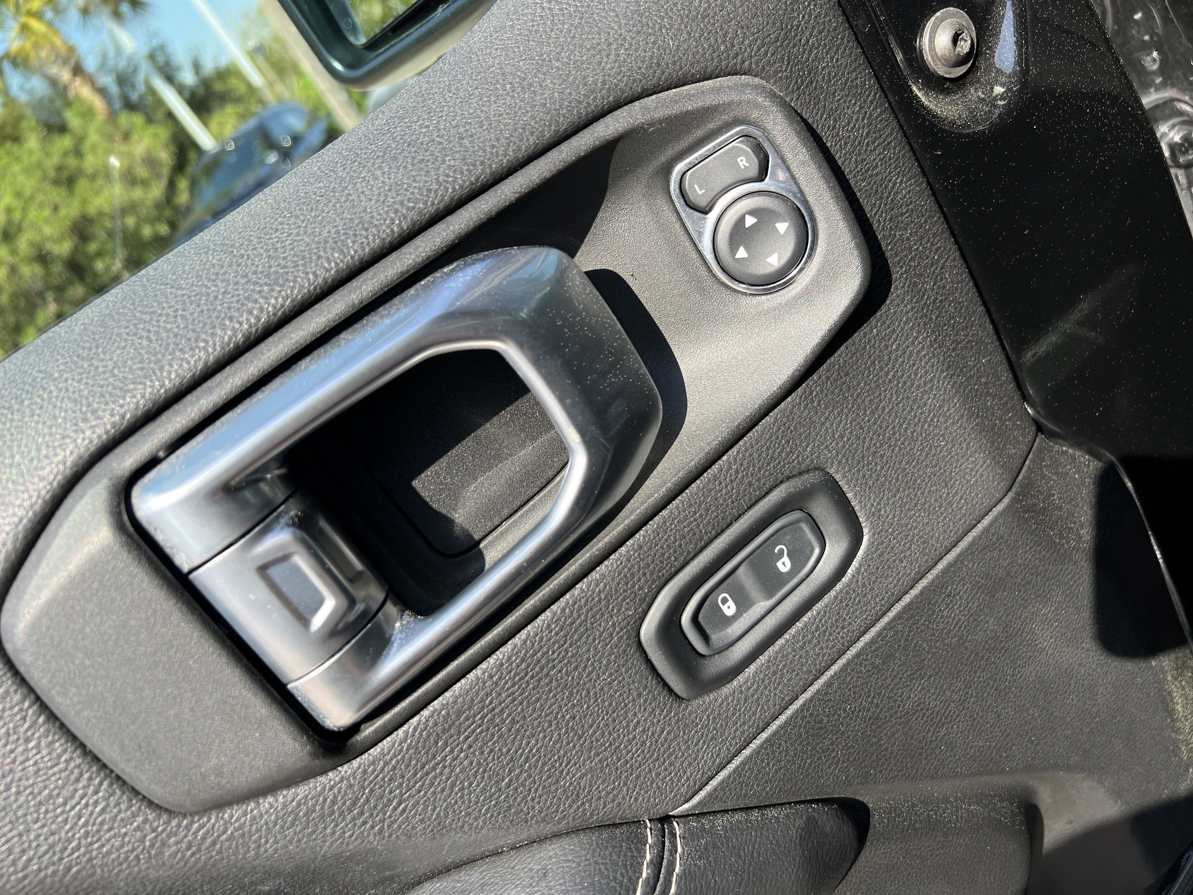 Used 2022 Jeep Wrangler Unlimited Sahara w/ Cold Weather Group image 15