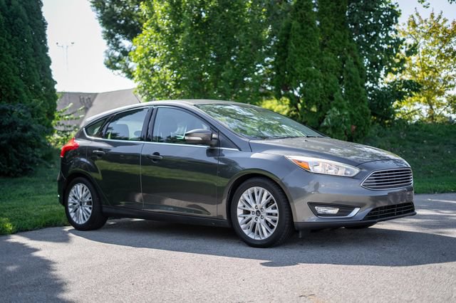 Used 2017 Ford Focus Titanium FWD image 3