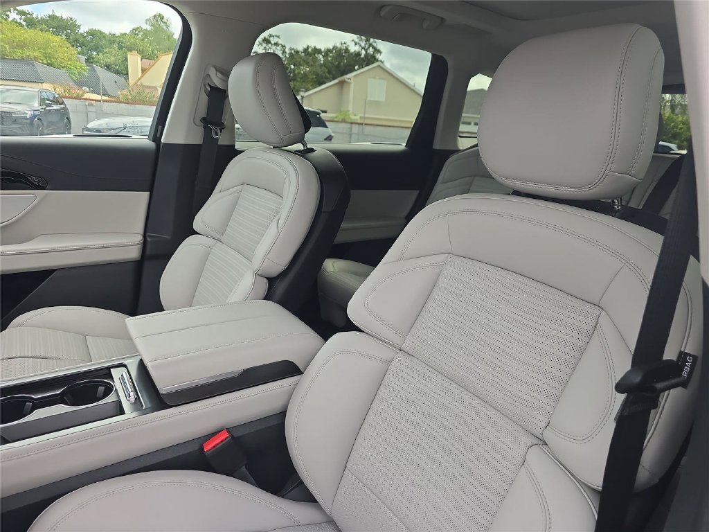 New 2026 Lincoln Nautilus Reserve AWD/4WD image 16