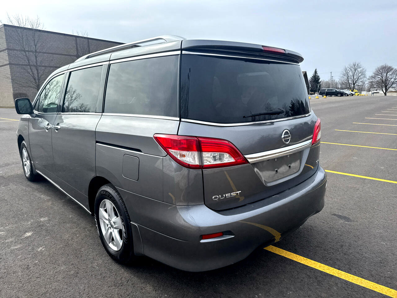 Used 2014 Nissan Quest SV image 7