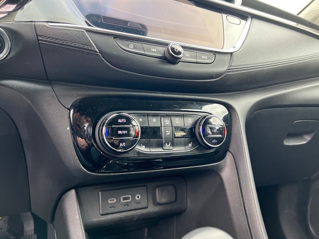 Used 2023 Buick Encore GX Select w/ Safety Package II image 19