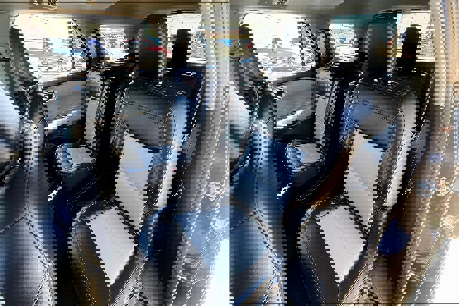 Used 2022 Ford Explorer XLT w/ Equipment Group 202A image 20