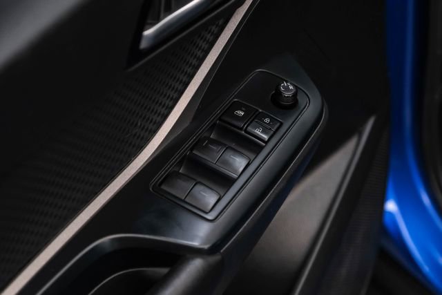 Used 2020 Toyota C-HR LE image 40