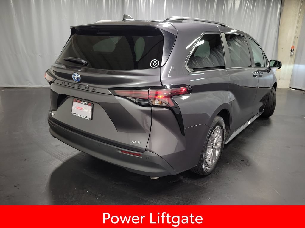 Used 2025 Toyota Sienna XLE AWD/4WD image 8
