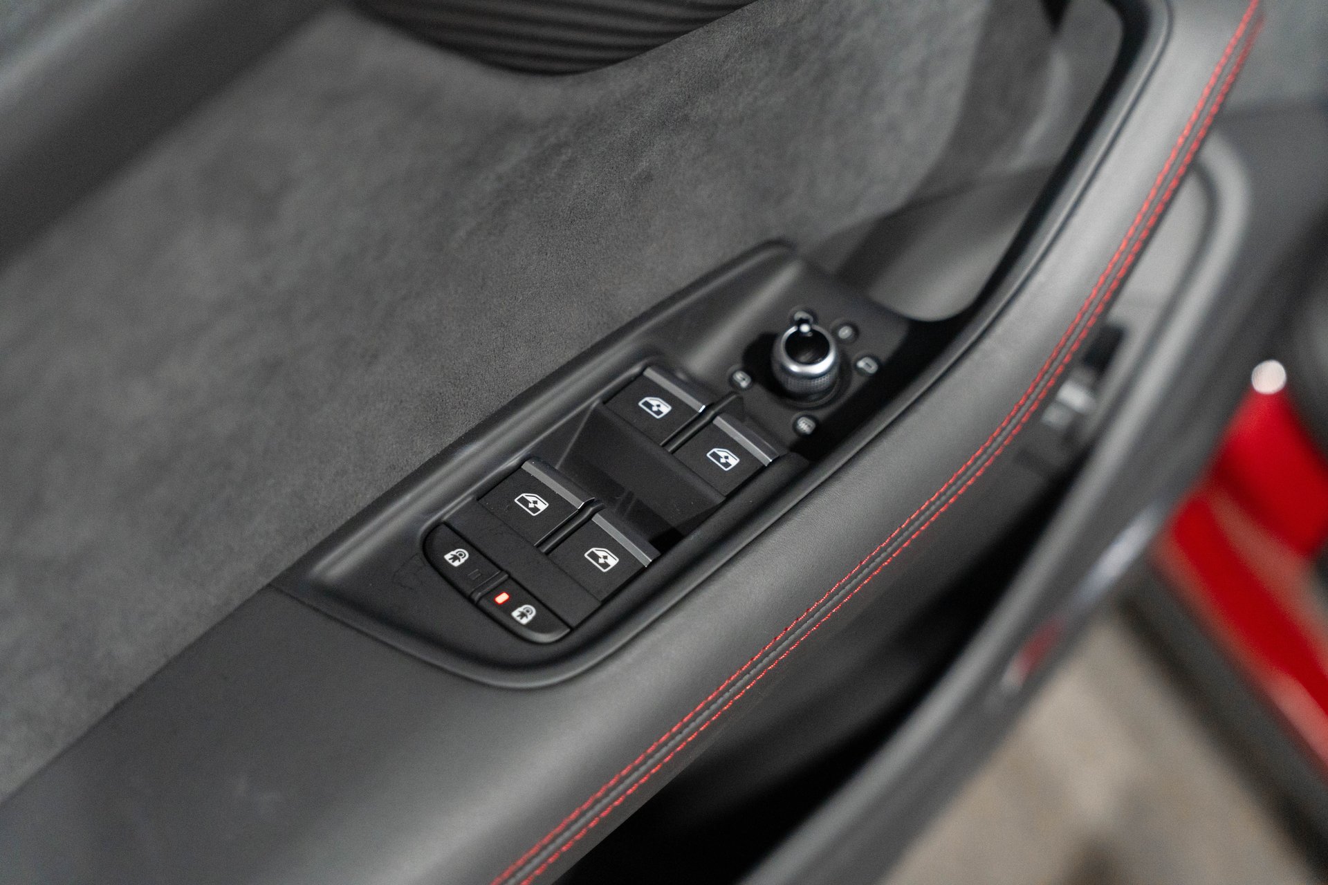 Used 2025 Audi SQ7 Prestige w/ Prestige Package AWD/4WD image 36