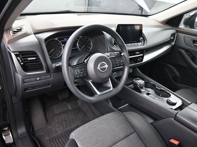 Used 2023 Nissan Rogue SV image 18