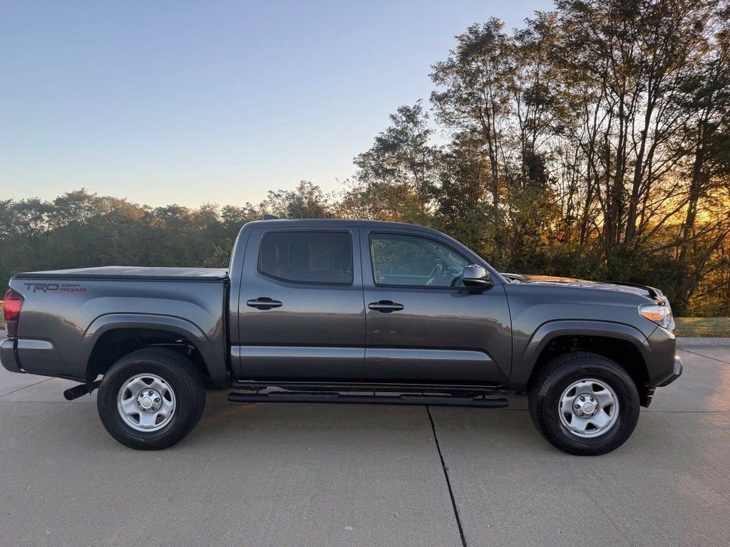 Used 2023 Toyota Tacoma SR AWD/4WD image 2