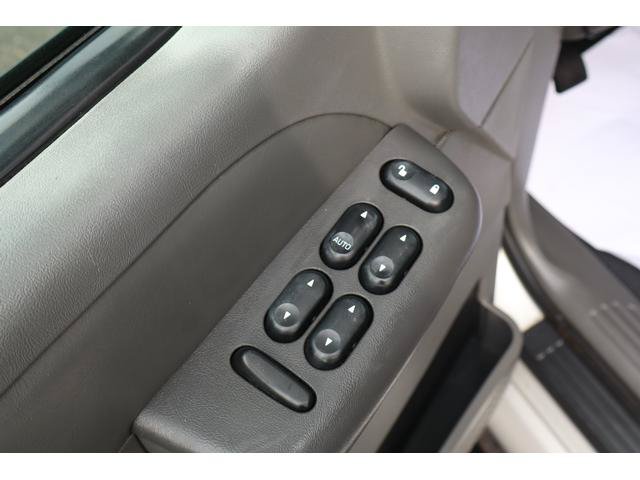 Used 2004 Ford Explorer Sport Trac 4x4 image 11