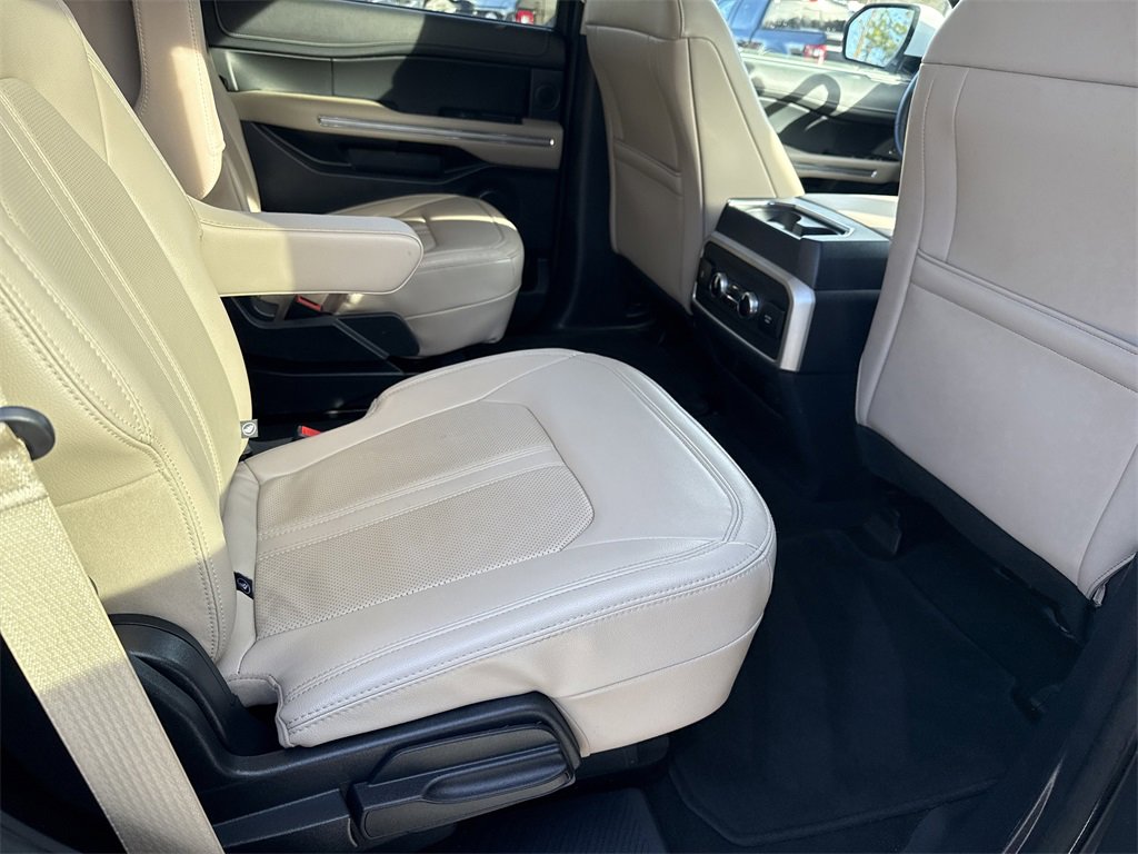Used 2024 Ford Expedition Limited image 15