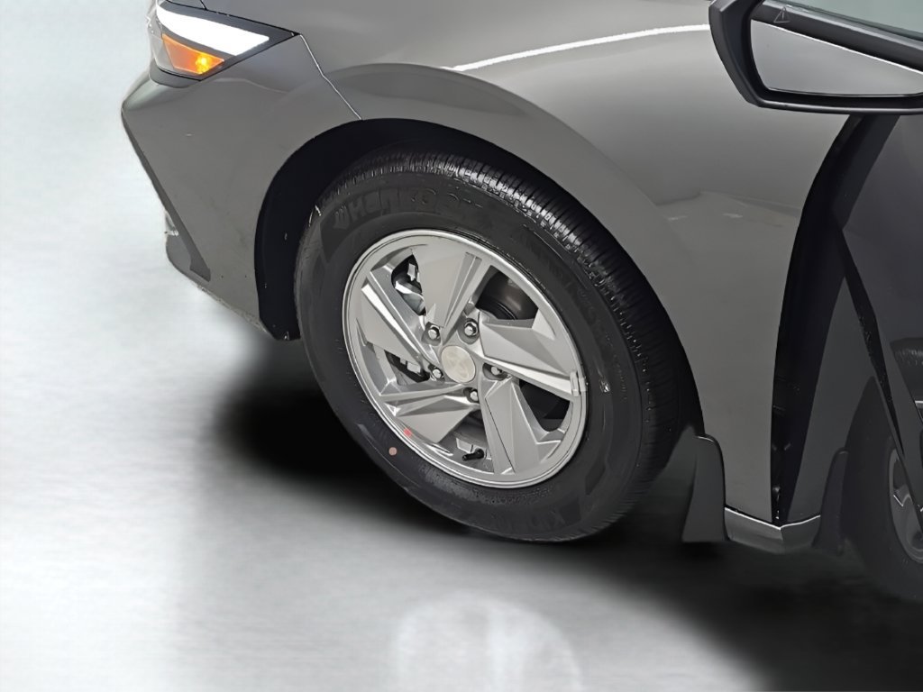 New 2026 Hyundai Elantra SE FWD image 38