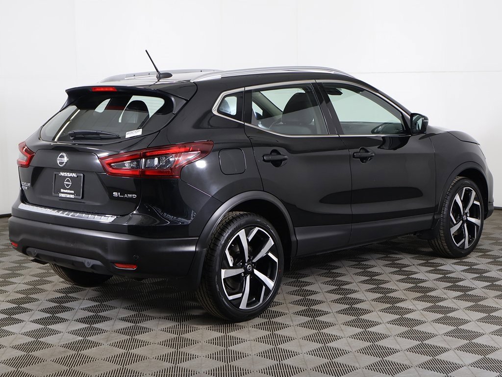 Used 2022 Nissan Rogue Sport SL w/ Premium Package image 12
