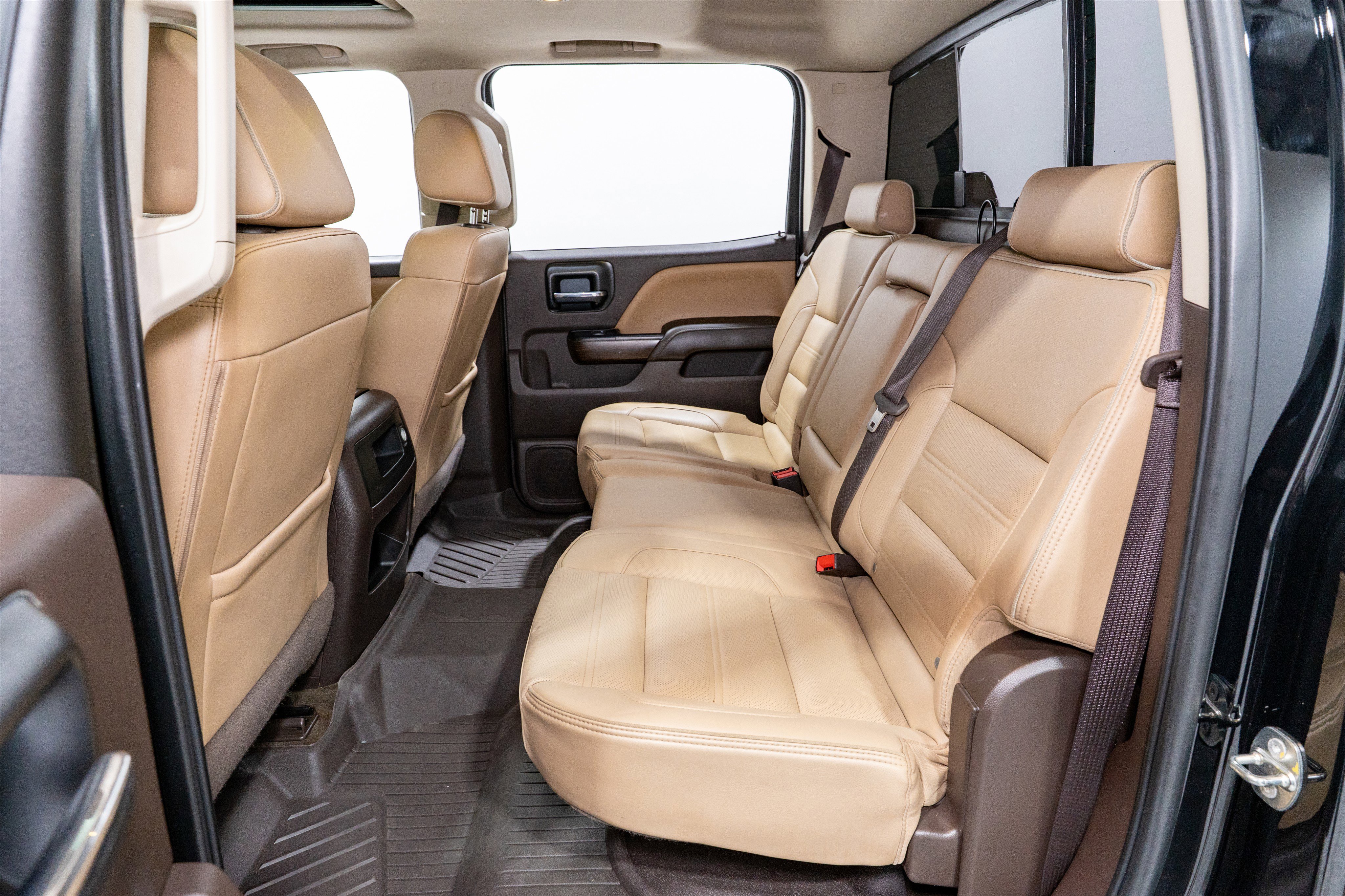 Used 2018 GMC Sierra 3500 Denali w/ Duramax Plus Package AWD/4WD image 34