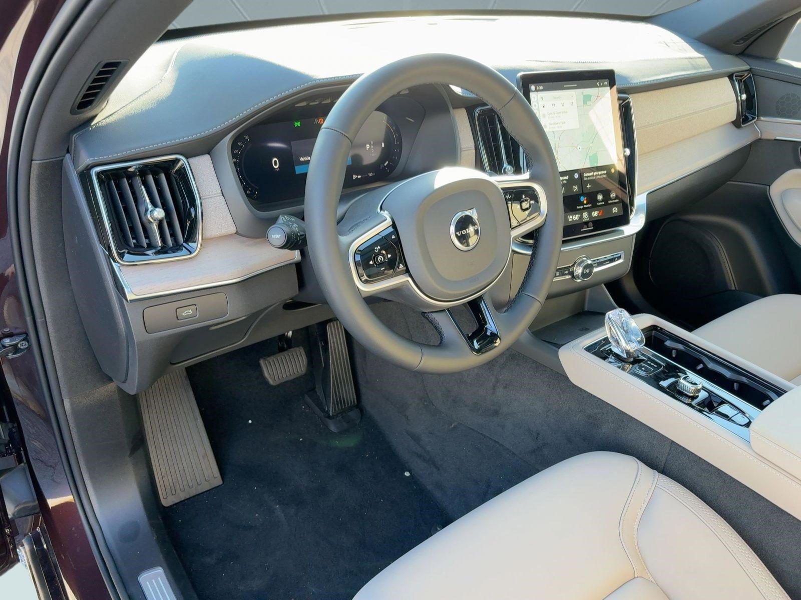 New 2026 Volvo XC90 B5 Plus w/ Protection Package AWD/4WD image 4