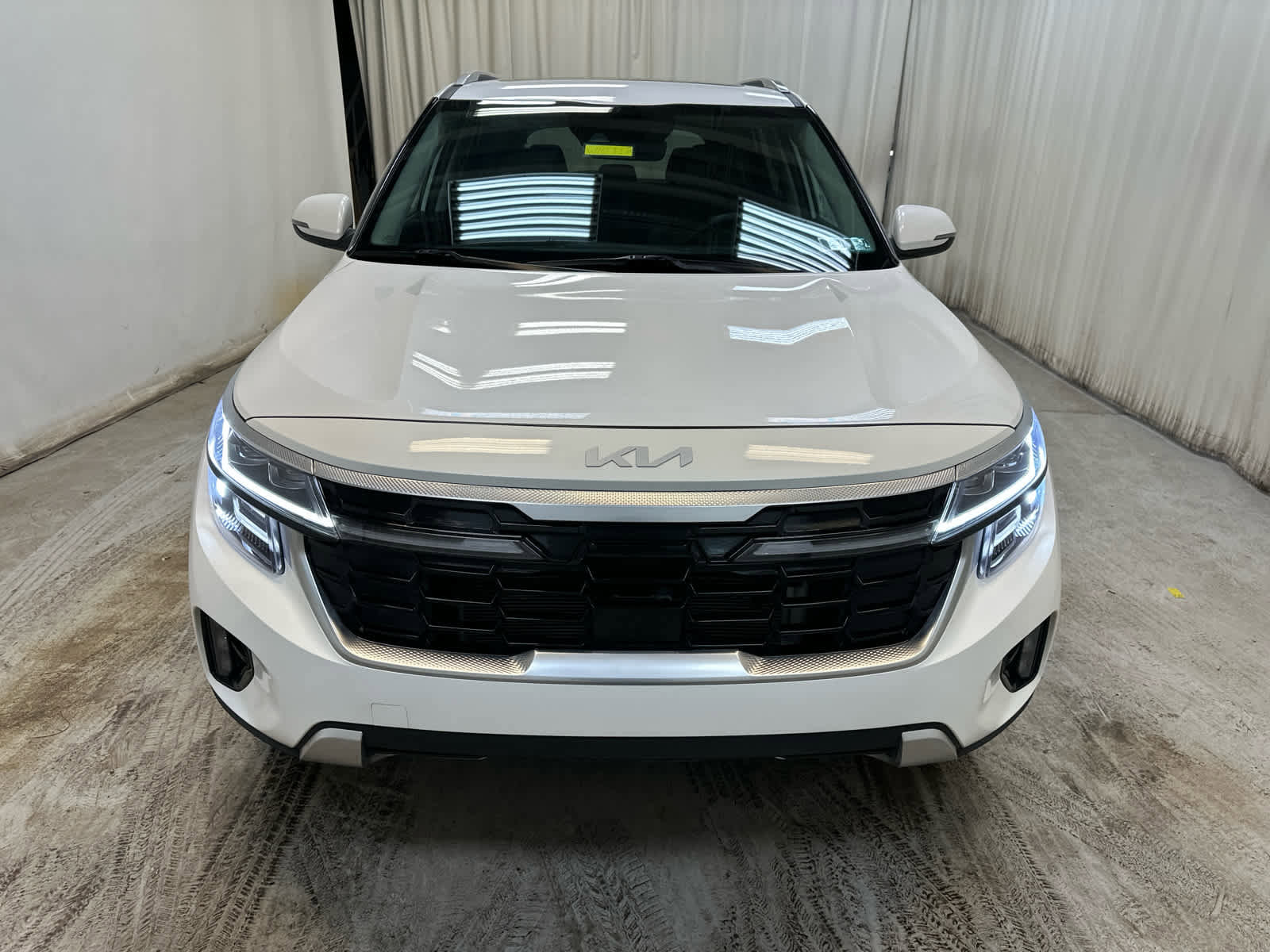 Used 2024 Kia Seltos SX w/ SX Sunroof Package AWD/4WD image 7