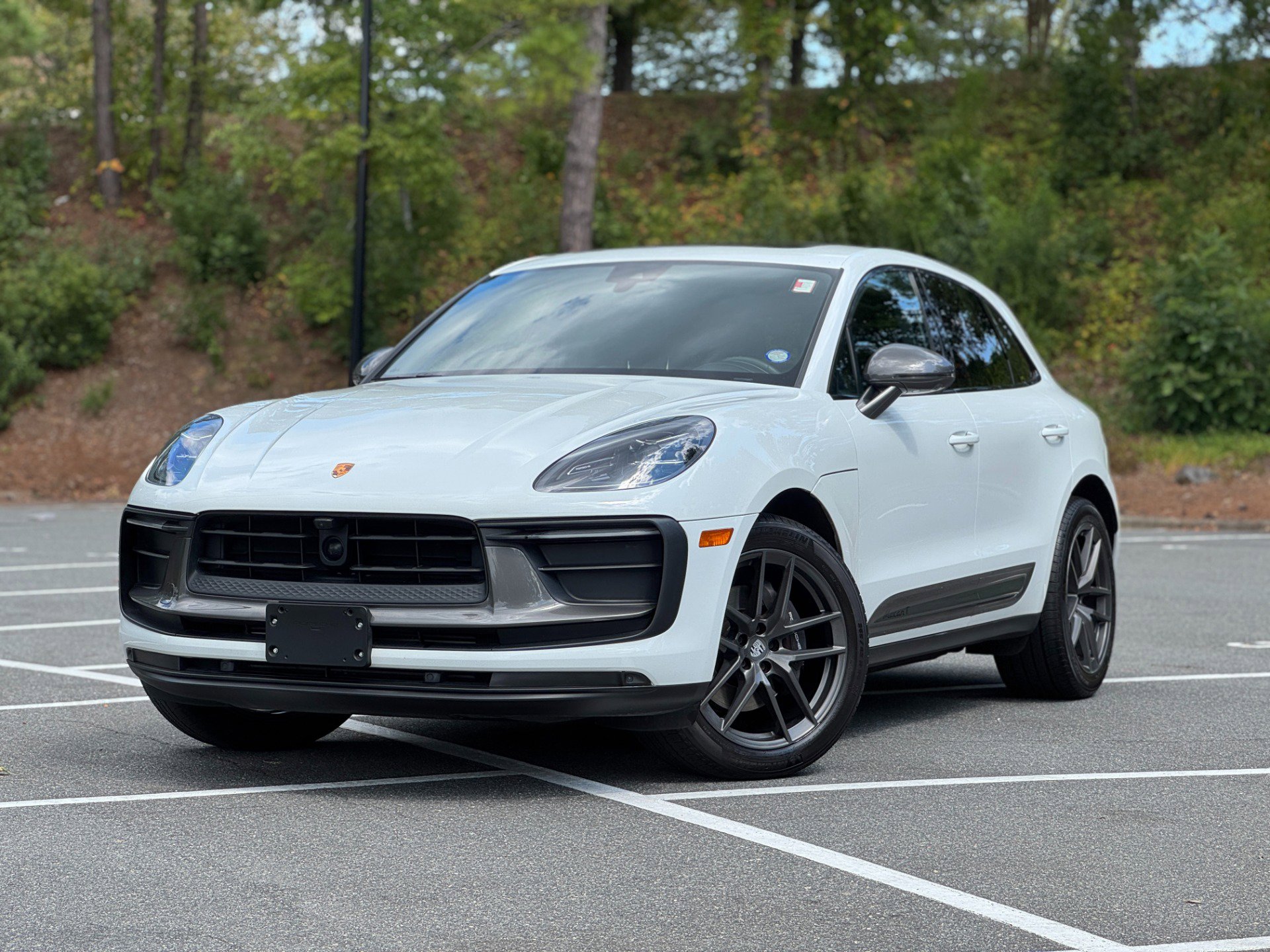 Used 2023 Porsche Macan image 1