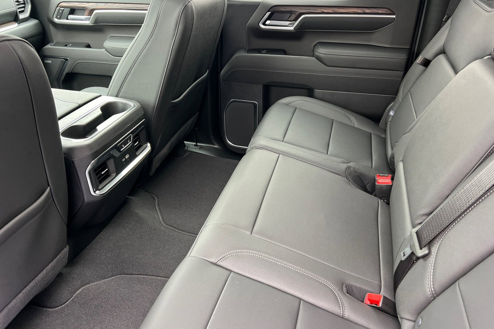 New 2026 GMC Sierra 1500 SLT w/ SLT Convenience Package image 10