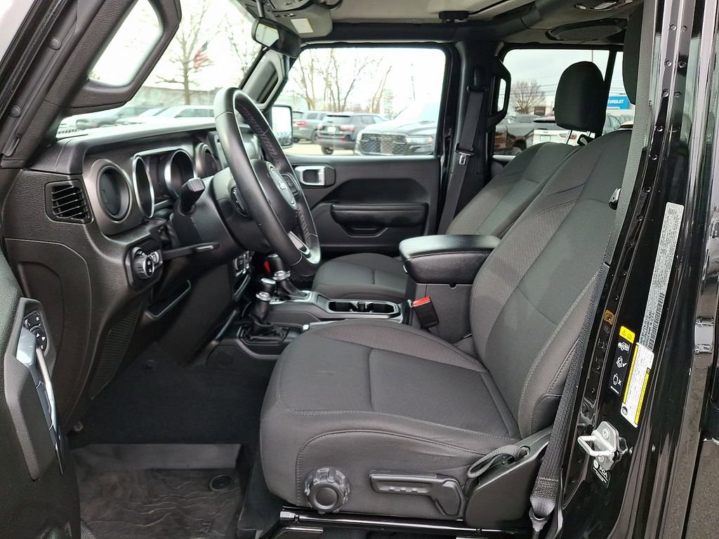 Used 2022 Jeep Gladiator Sport AWD/4WD image 15