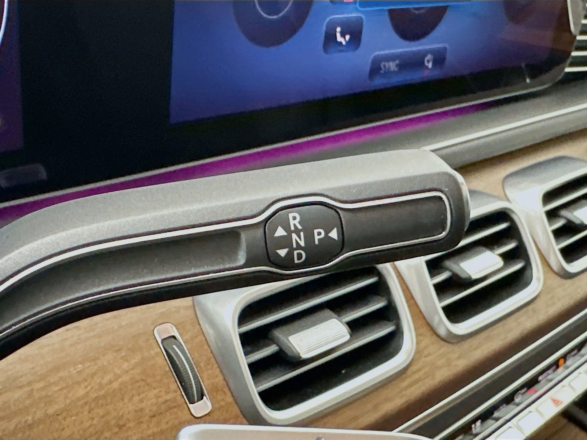 Used 2025 Mercedes-Benz GLE 350 4MATIC image 18