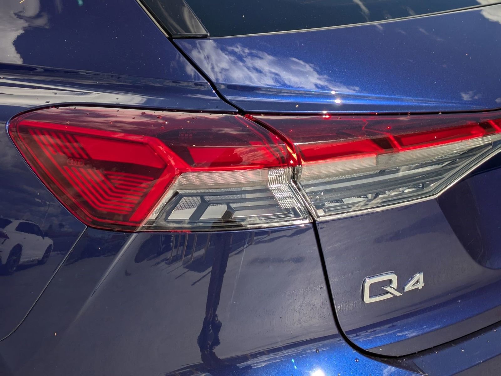 Used 2023 Audi Q4 e-tron Premium Plus w/ Premium Plus image 17