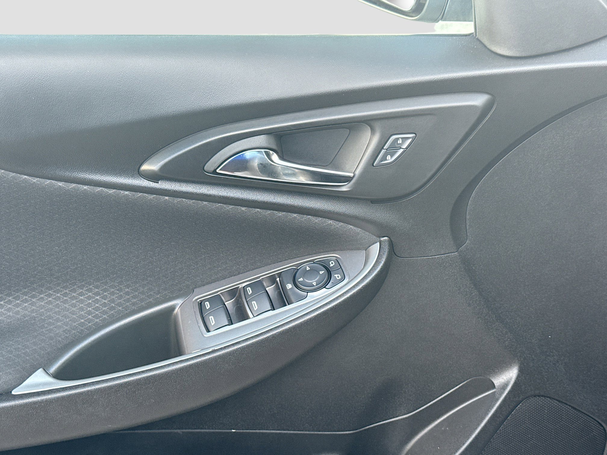 Used 2025 Chevrolet Malibu RS image 17