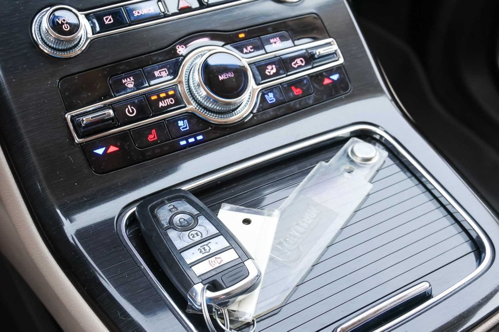 Used 2022 Lincoln Nautilus Reserve AWD/4WD image 26