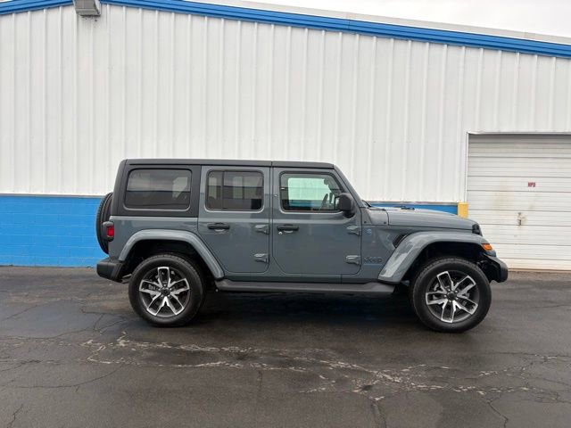 Used 2024 Jeep Wrangler Unlimited image 1