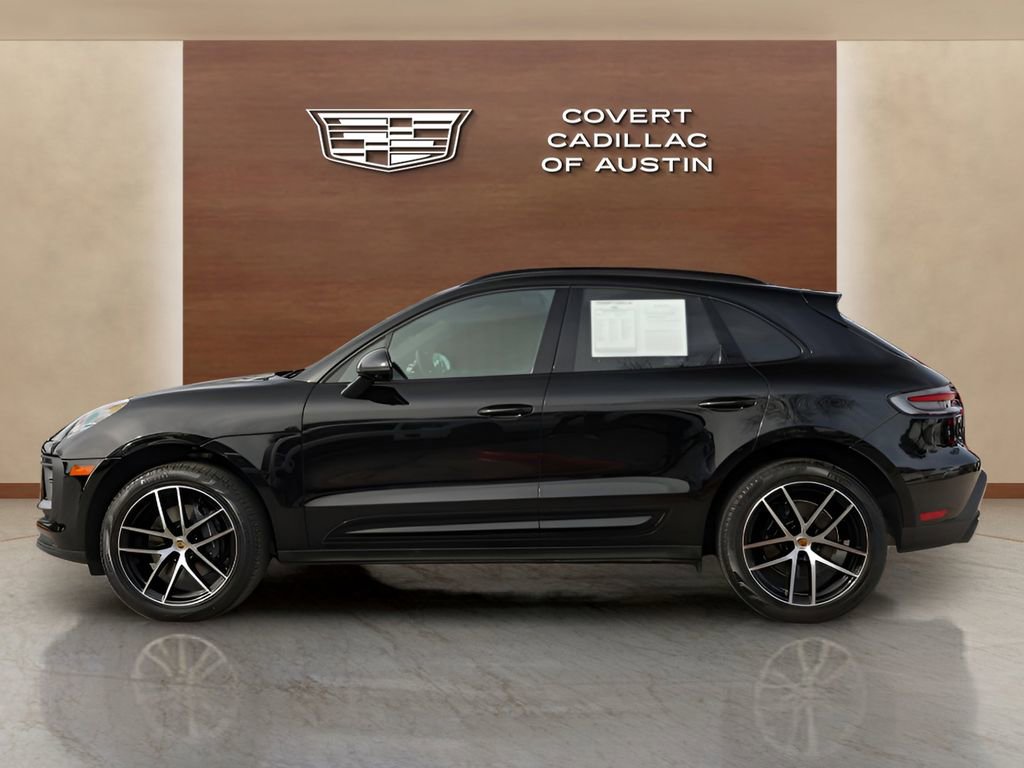 Used 2025 Porsche Macan image 2
