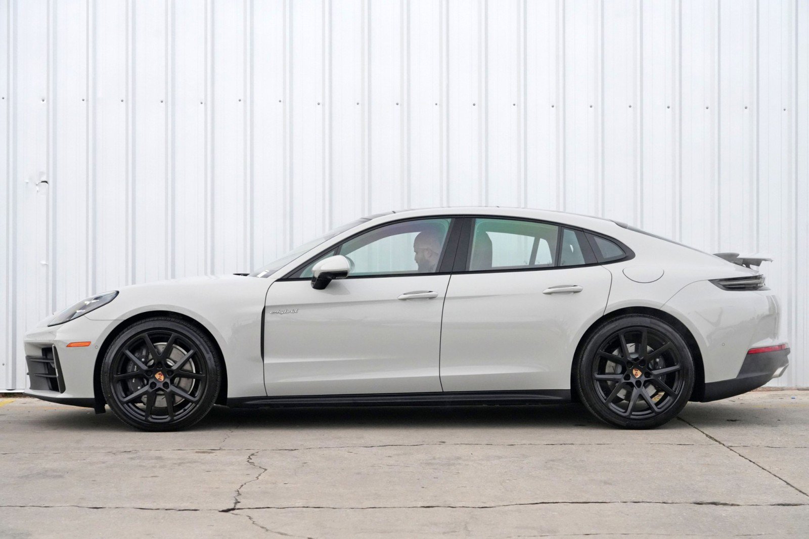 Used 2025 Porsche Panamera 4 w/ Premium Package image 9