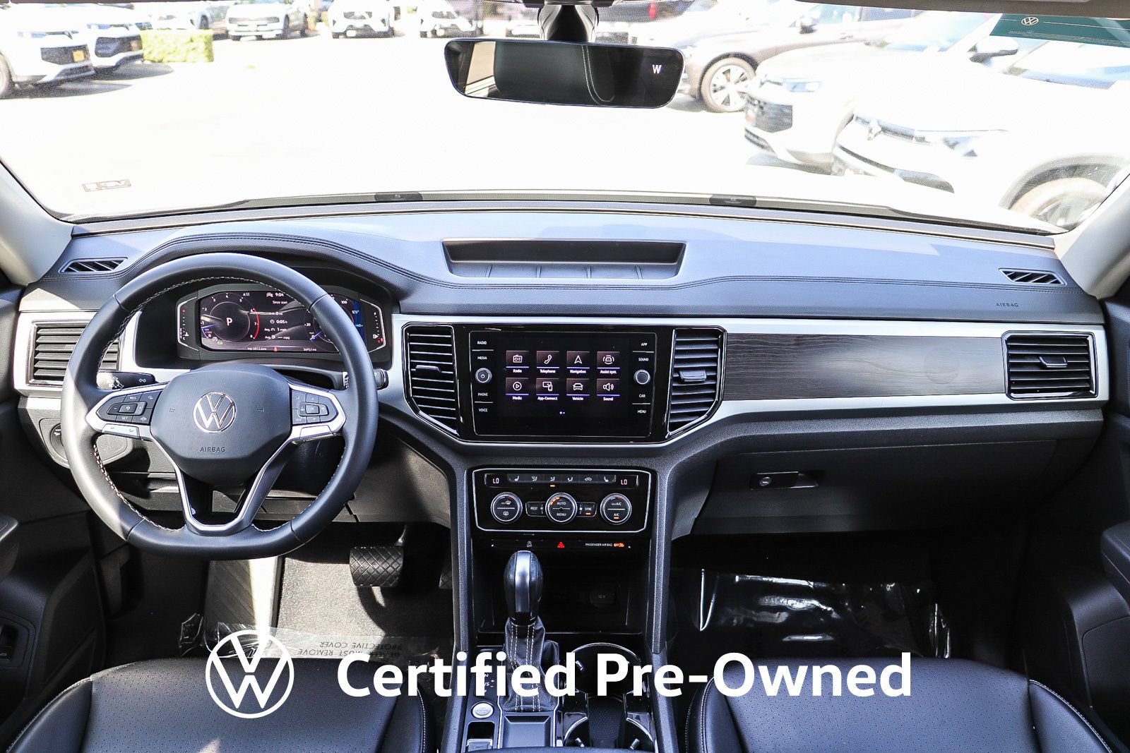 Certified 2023 Volkswagen Atlas SE w/ Black Wheel Package FWD image 14