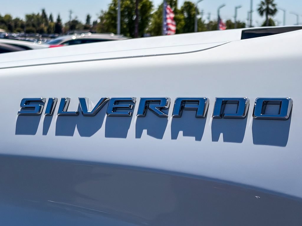 Used 2023 Chevrolet Silverado 1500 LT AWD/4WD image 12