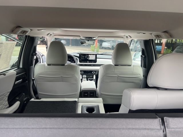 Used 2025 Mitsubishi Outlander SEL image 36