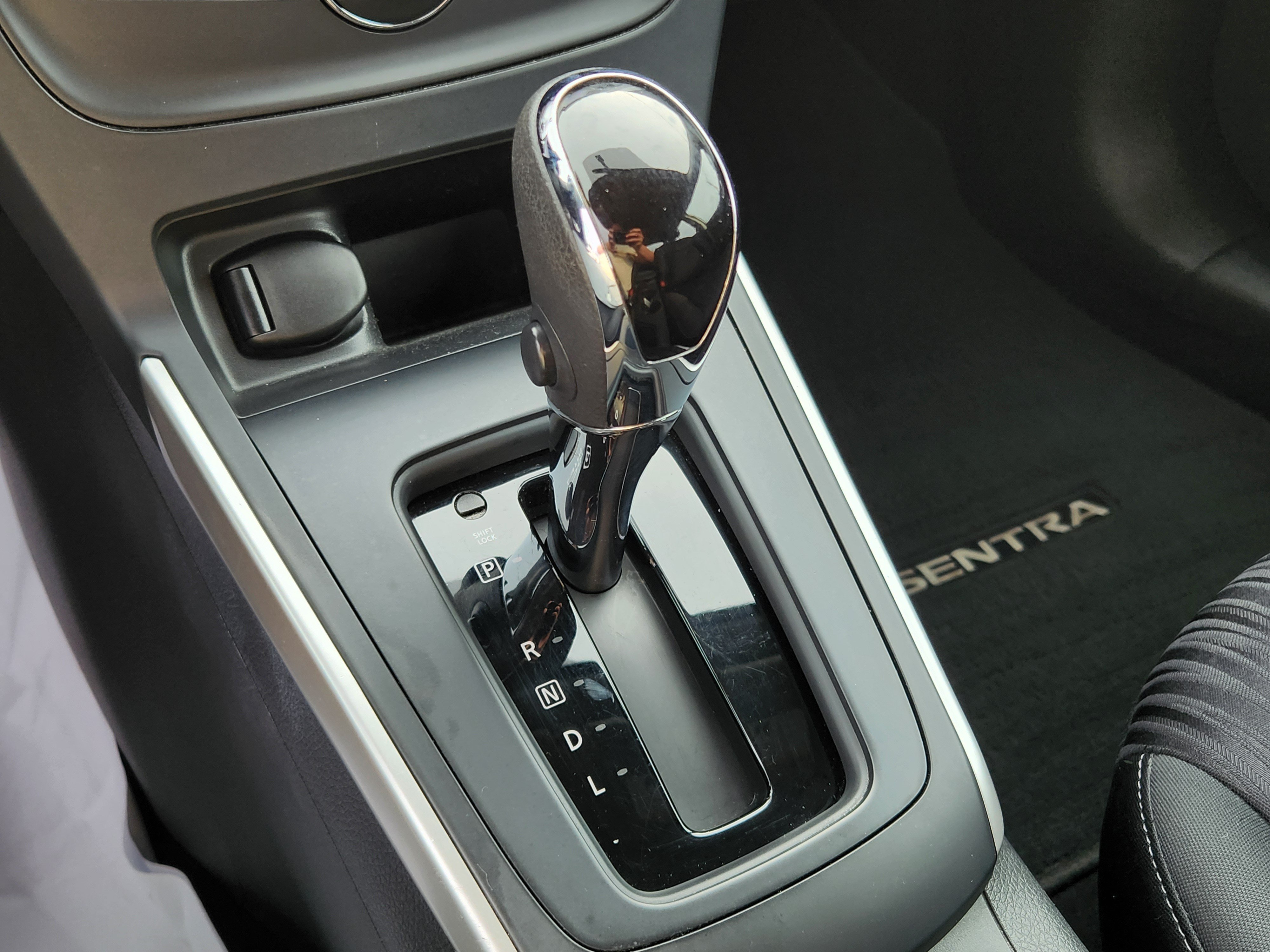 Used 2018 Nissan Sentra SV FWD image 21
