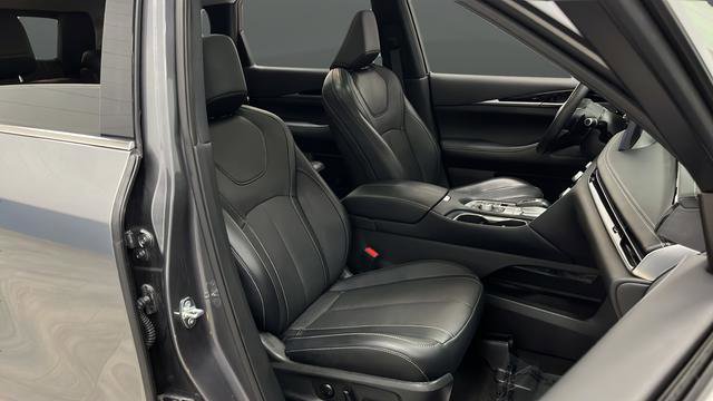 Used 2023 INFINITI QX60 Pure image 25