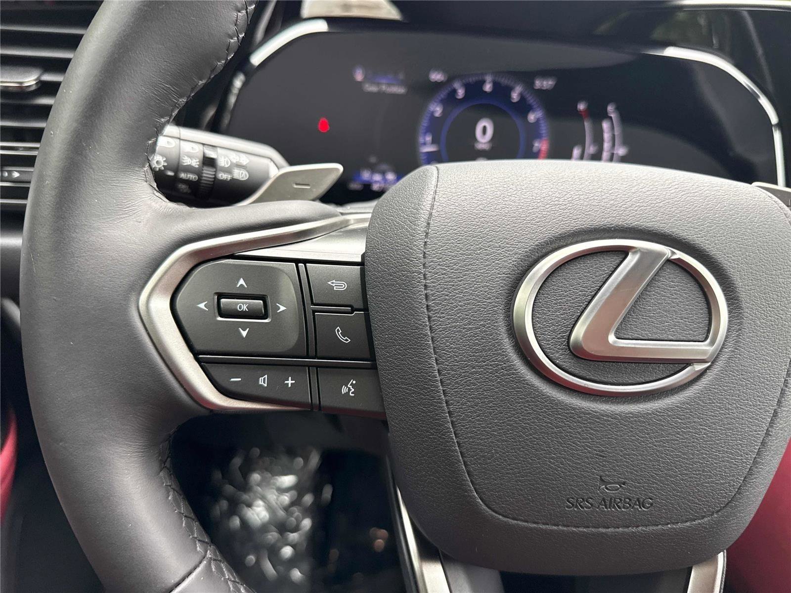 Used 2025 Lexus NX 250 FWD w/ Towing Package (2000 Lbs) image 18