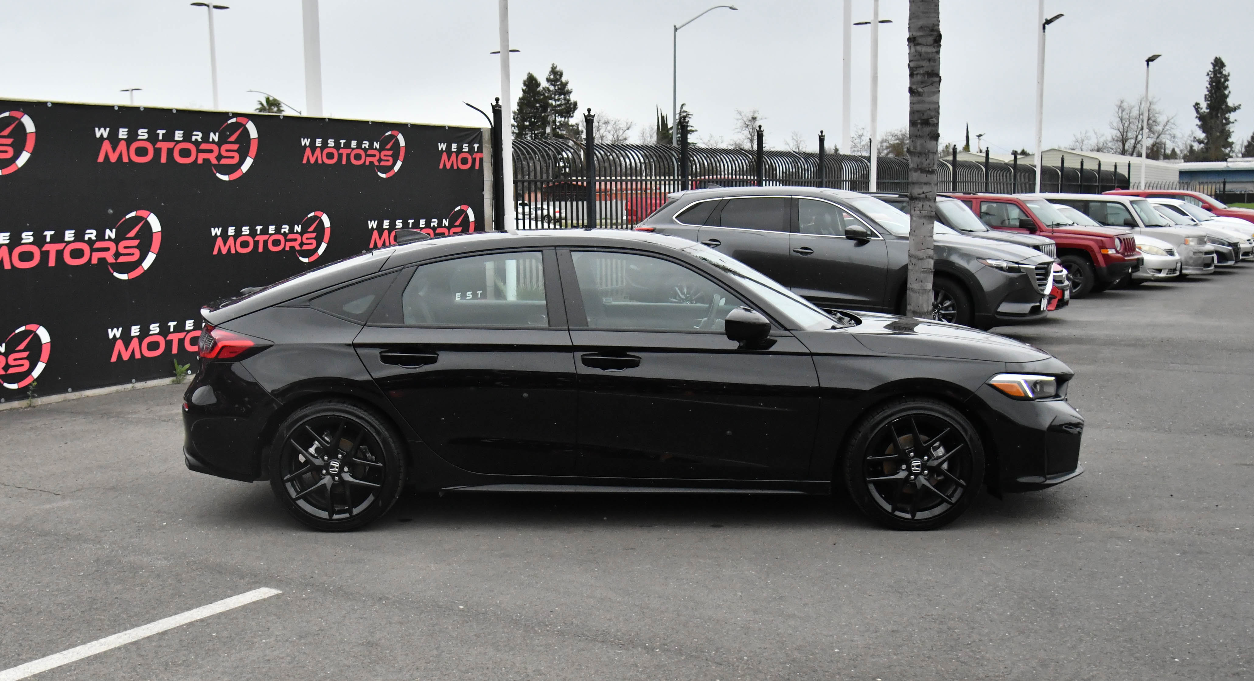 Used 2025 Honda Civic Sport image 9