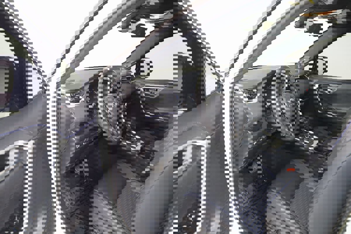 Used 2021 Toyota RAV4 XSE image 54