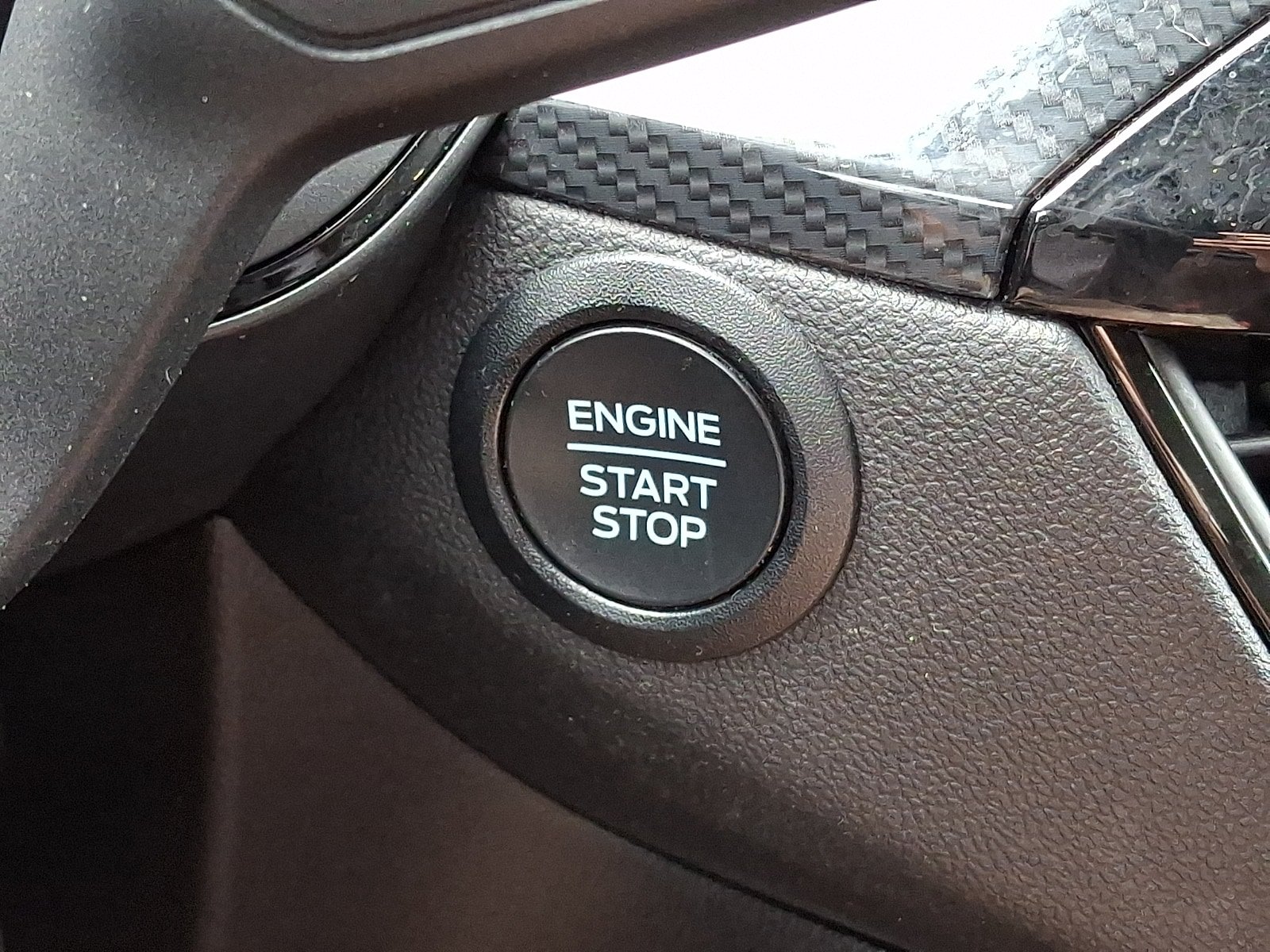 Certified 2025 Ford Escape ST-Line FWD image 22